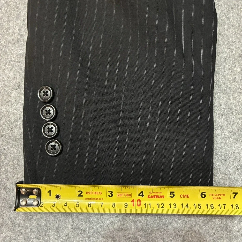 Jos A Bank Suit Mens 44S Black Pinstripe 100% Wool 2 Piece Pleated Pants 42x28